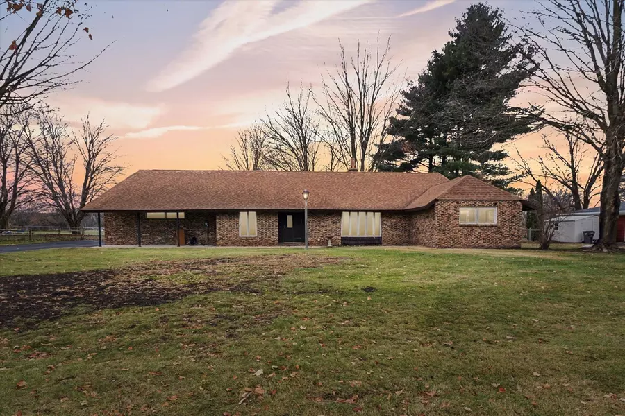 16196 Brookwood Drive, Buchanan, MI 49107