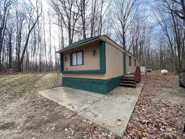 Sand Lake, MI 49343-8964,14331 S Wooded Acres