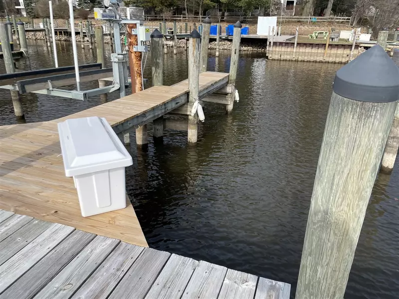 300 Oak Street, South Haven, MI 49090-1059