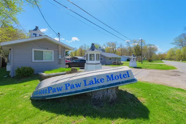 Coloma, MI 49038-8816,4881 Wil-O-Paw Drive