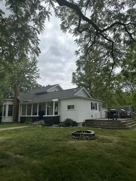 3180 HOUSEKNECHT Road, Jonesville, MI 49250