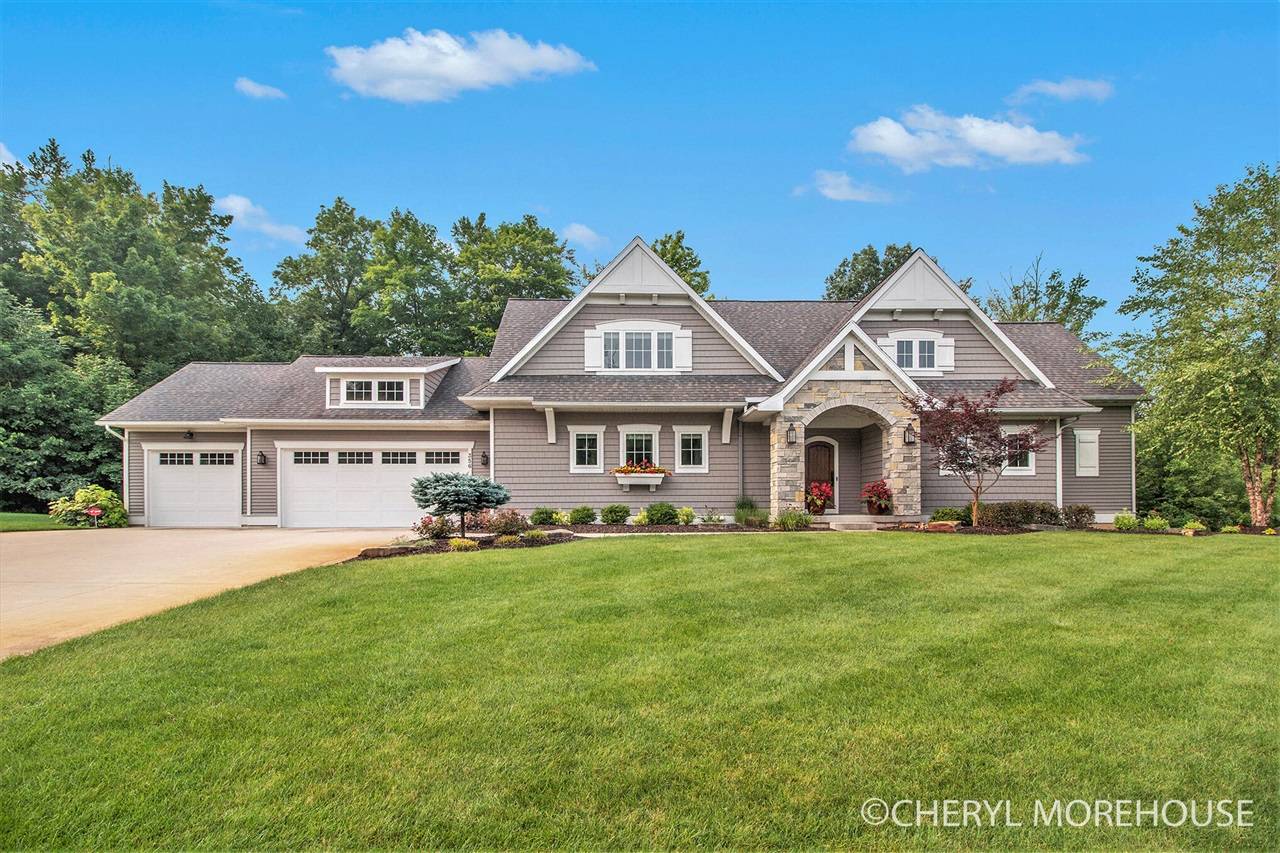 356 Nuthatch Court, Caledonia, MI 49316