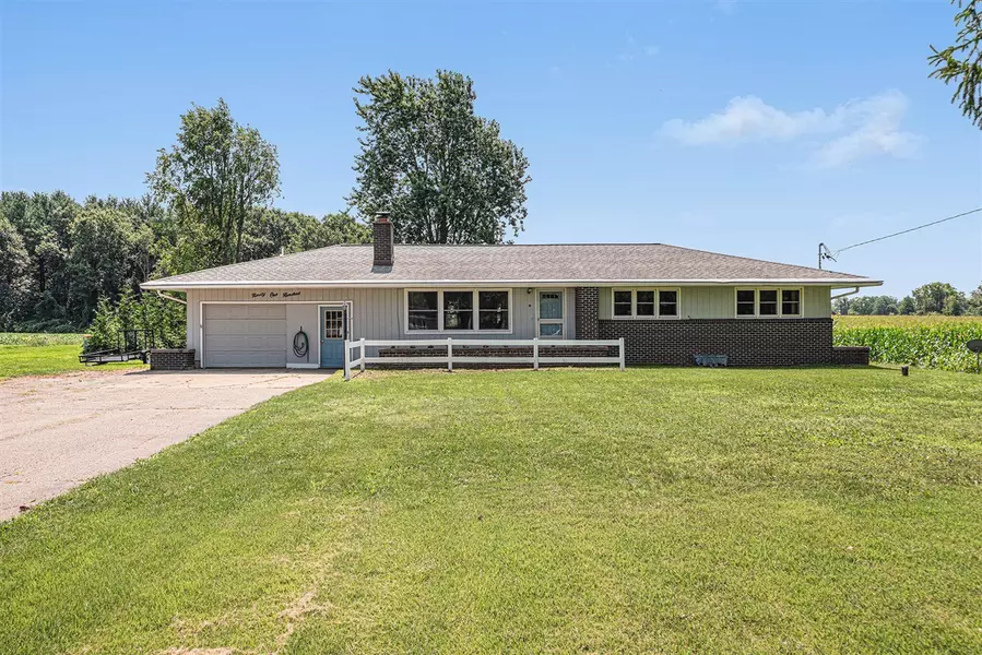 9100 E Brown Road, Lake Odessa, MI 48849