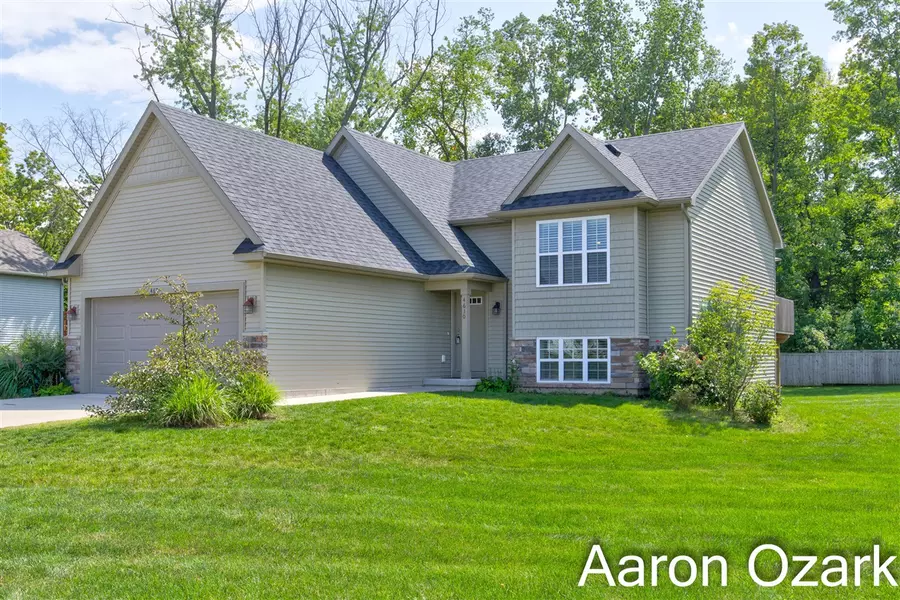 4630 Cider Wood Drive, Walker, MI 49534-7214