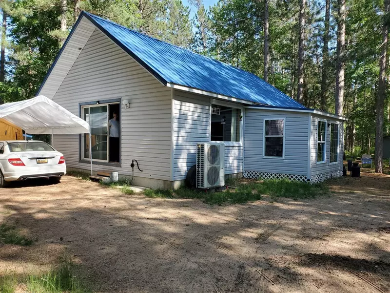 4792 N Peacock Trail, Irons, MI 49644