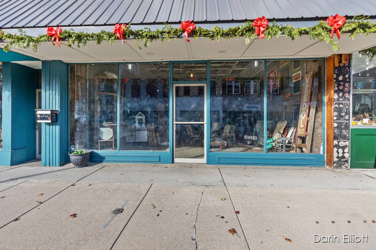 Ionia, MI 48846,326 & 328 W Main Street