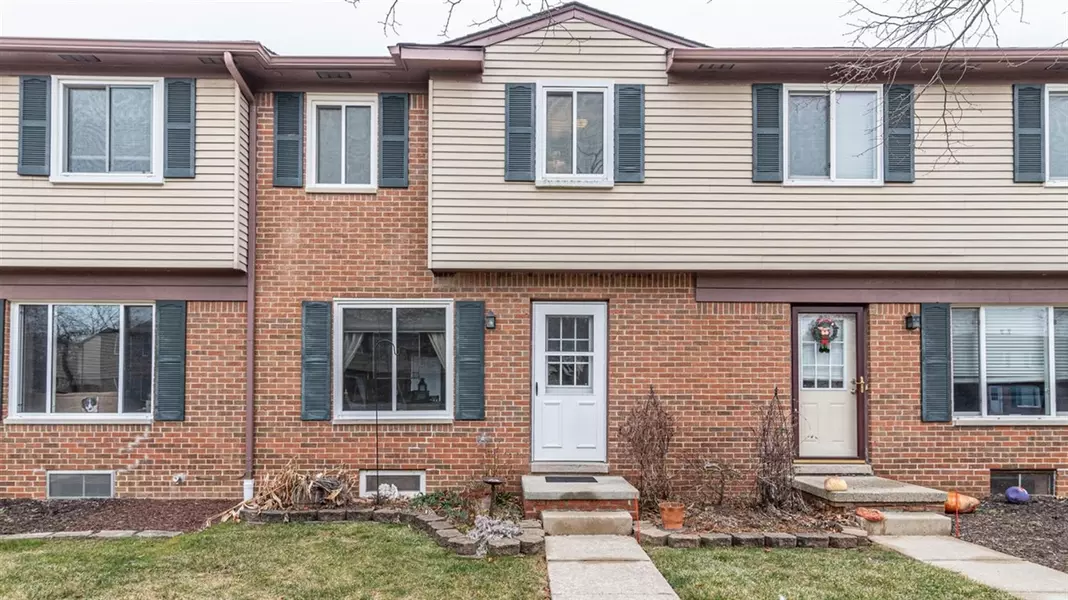 205 Sheffield, Saline, MI 48176-1078