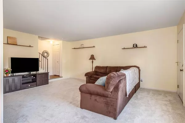 Saline, MI 48176-9188,156 Commons Circle