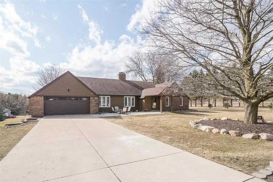 6584 Warner Road, Saline, MI 48176-8719