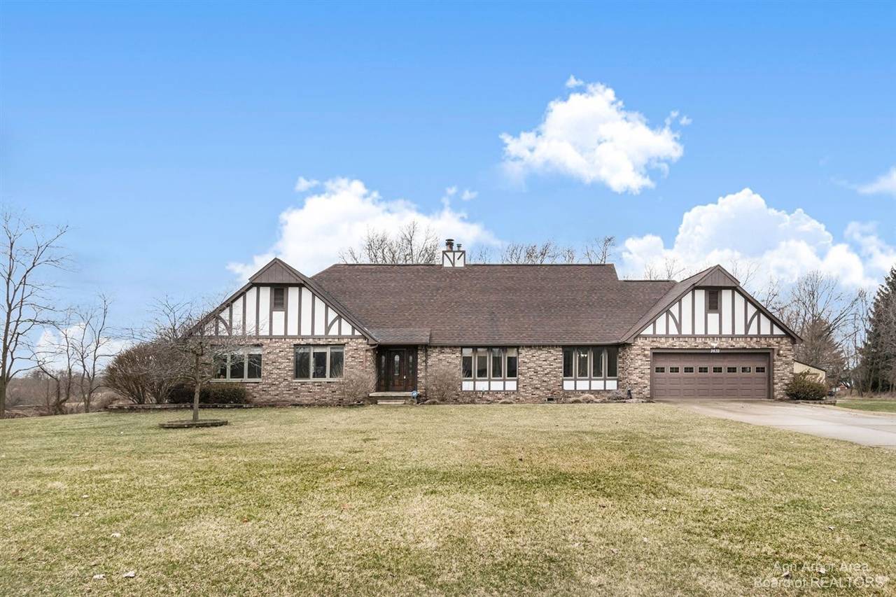 2632 Simpson Drive, Chelsea, MI 48118-9711