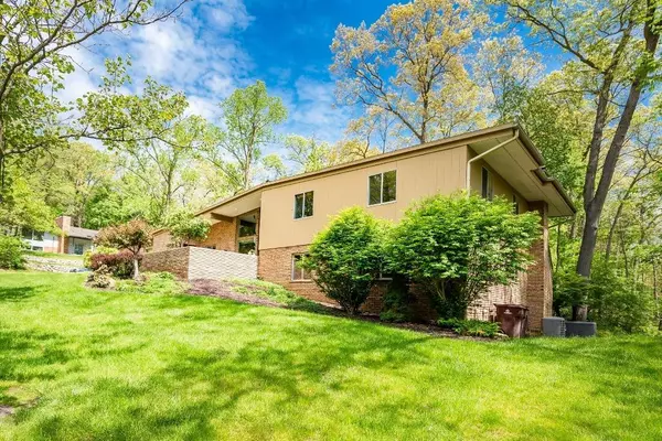 3071 Exmoor Road, Ann Arbor, MI 48104-4122