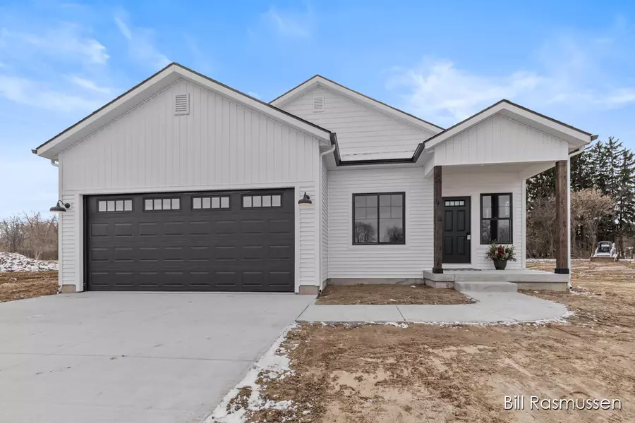 13838 Meadowoak Drive, Greenville, MI 48838