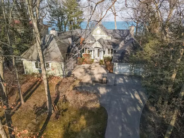 16592 Westway Drive, New Buffalo, MI 49117-8206