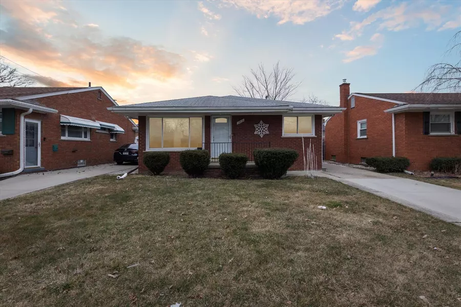 19637 Lancaster Street, Harper Woods, MI 48225-1627