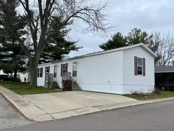 Mason, MI 48854,15 Hawthorne Lane