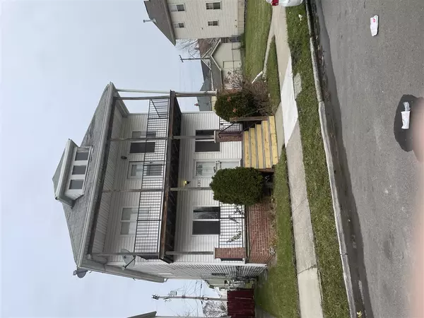 2231 Andrus Street, Hamtramck, MI 48212-4304