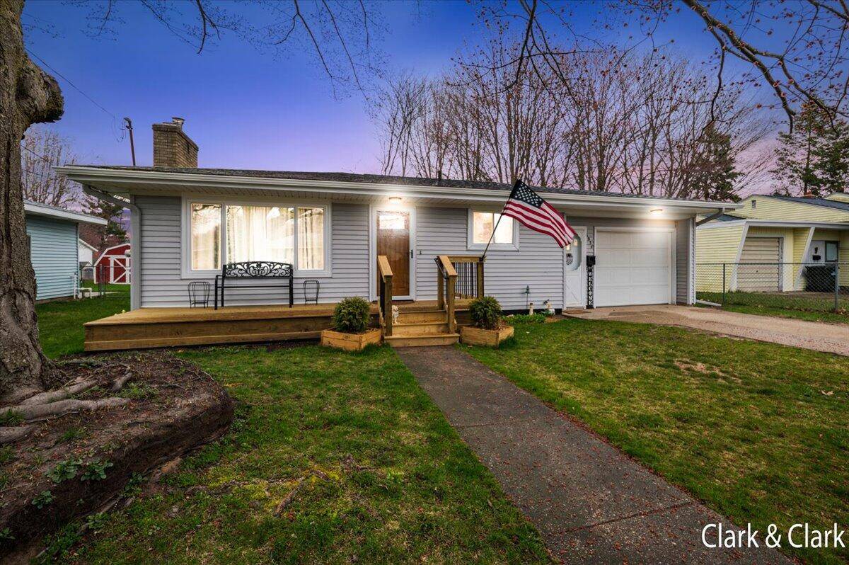 Homes for sale 1934 Crozier Avenue, Muskegon, MI 494411428 MLS...