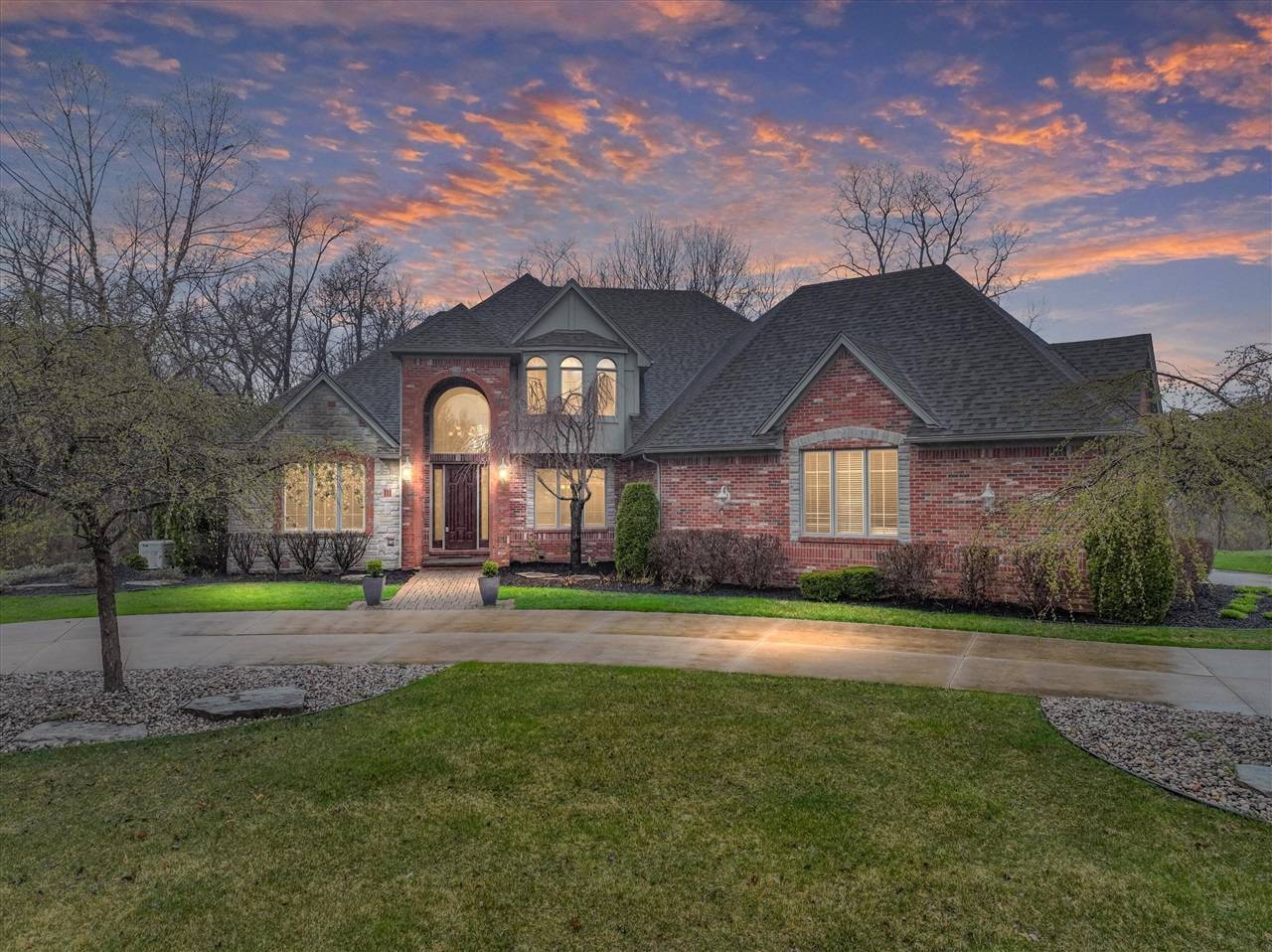 10734 Stoney Point Drive, South Lyon, MI 48178