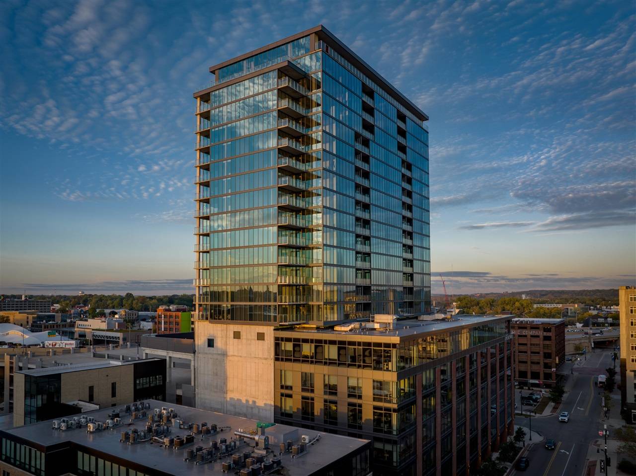 144 Oakes Street, Grand Rapids, MI 49503