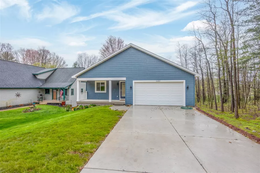 11497 E Royal Road, Stanwood, MI 49346