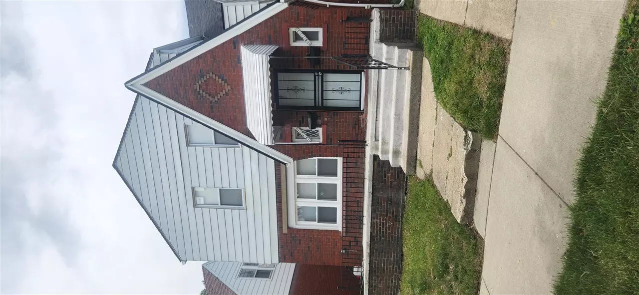 16721 Woodingham Drive, Detroit, MI 48221-2981