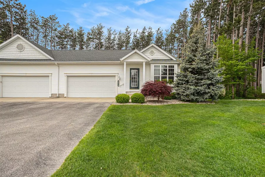 5615 N Turning Leaf Way, Fruitport, MI 49415-8888