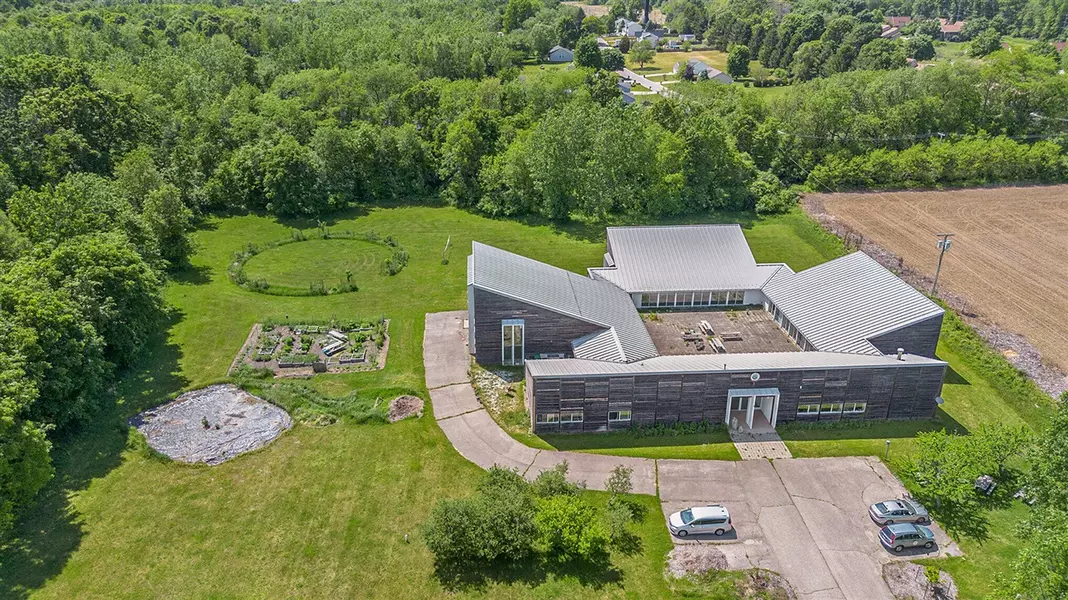 56968 Dailey Road, Dowagiac, MI 49047