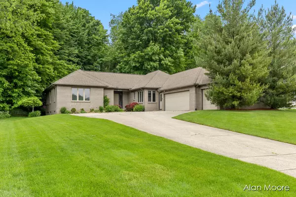 6431 Valencia Drive, Rockford, MI 49341