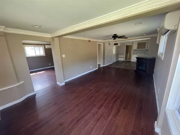 South Rockwood, MI 48179-9603,6930 S Huron River Drive