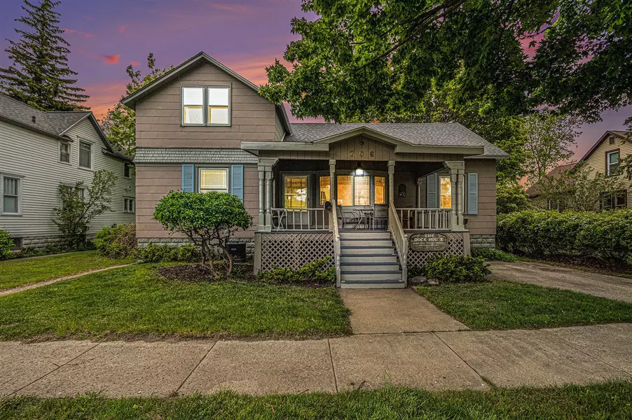 706 W Loomis Street, Ludington, MI 49431-2018