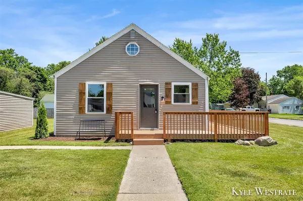 703 E Colfax Street, Hastings, MI 49058