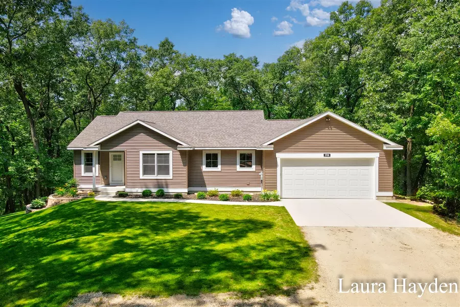 5708 Vising Drive, Lowell, MI 49331