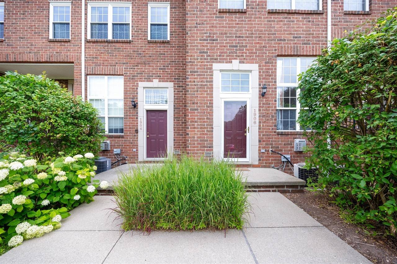 1906 Lindsay Lane,  Ann Arbor,  MI 48104-4168