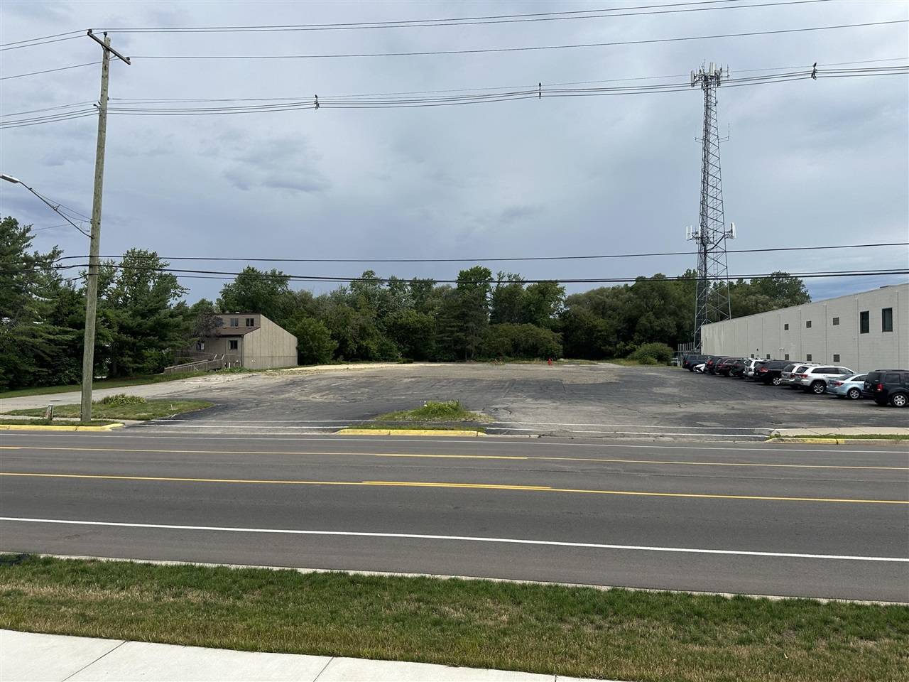 499 E 8th Street, Holland, MI 49423-3748
