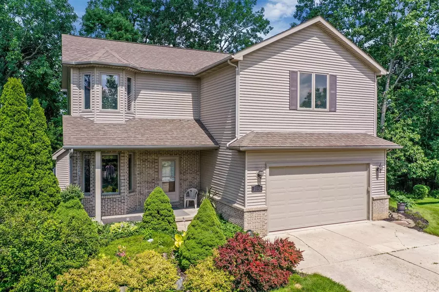 7562 Peninsula Court, Waterford, MI 48327