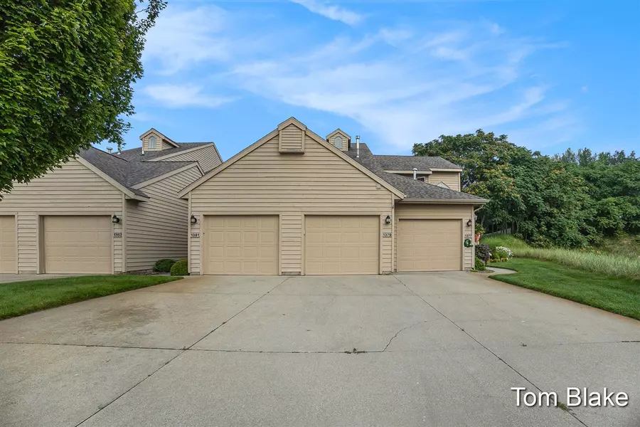 1379 W Harbour Towne Circle, Muskegon, MI 49441