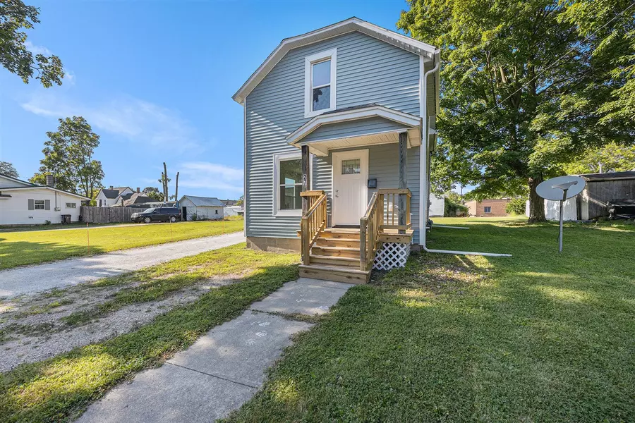 27 E Maple Street, Fremont, MI 49412