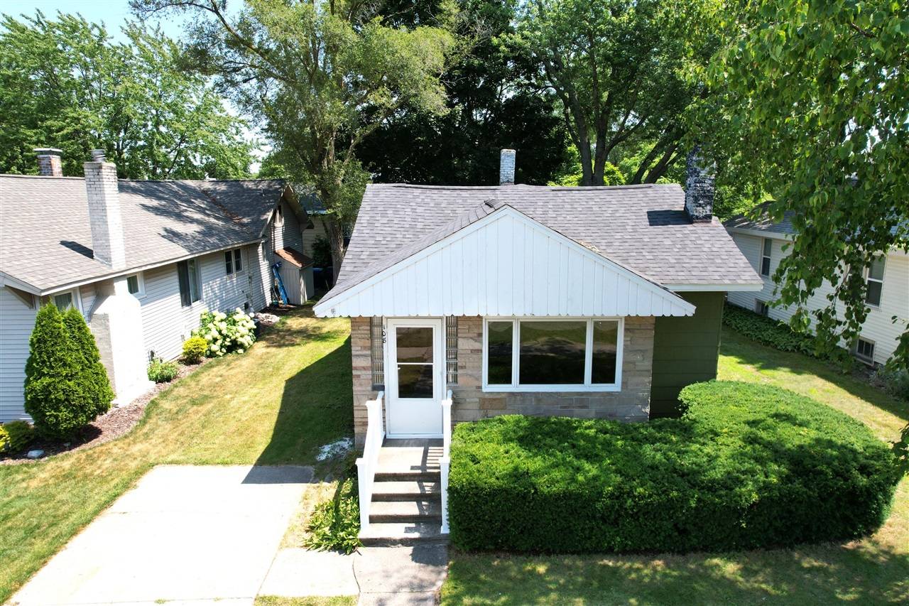 108 N Franklin Street, Ludington, MI 49431