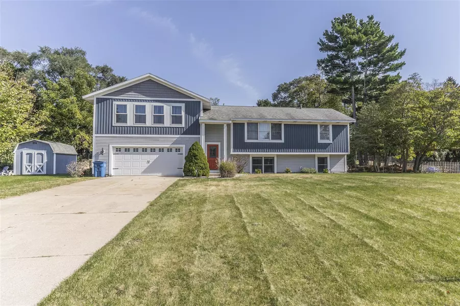 14660 Parkwood Drive, Grand Haven, MI 49417