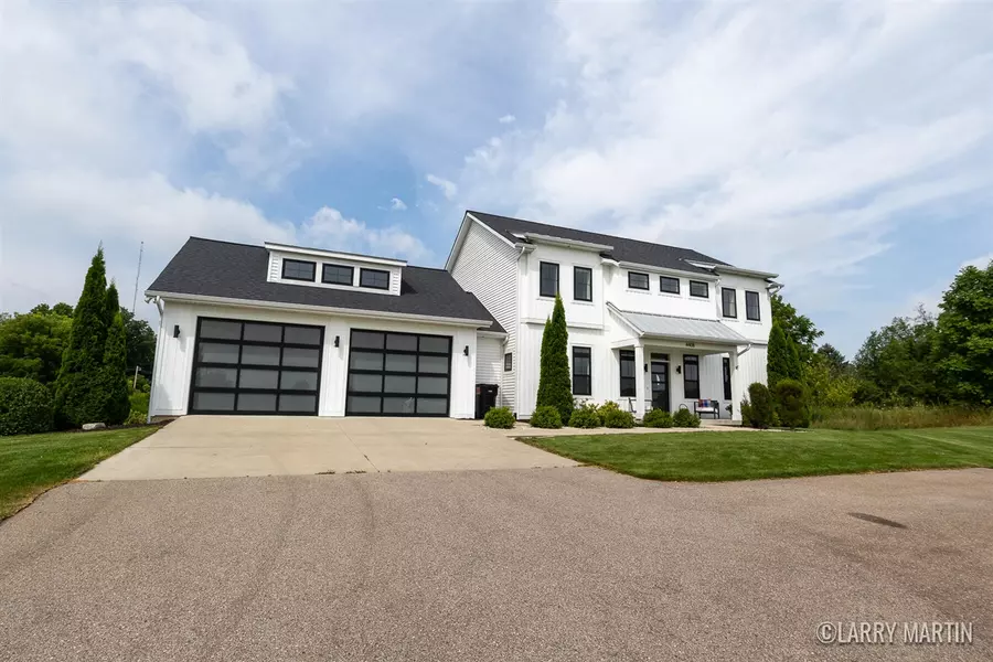 4408 Summit Pointe Court, Caledonia, MI 49316