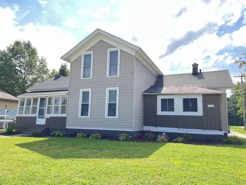 113 N 3rd Avenue, Fruitport, MI 49415-8844