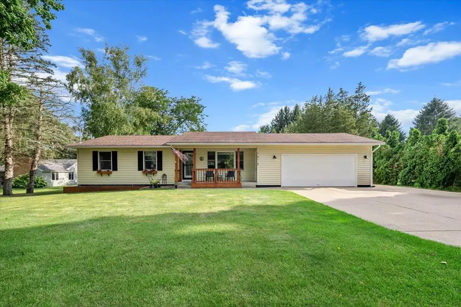 1878 Rogue River Road, Belmont, MI 49306