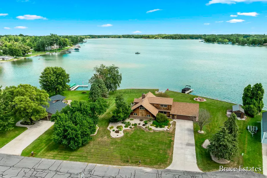 300 Lake Point Drive, Lake Odessa, MI 48849-9468