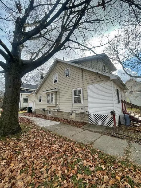 Lansing, MI 48915-1945,811 W Lapeer Street