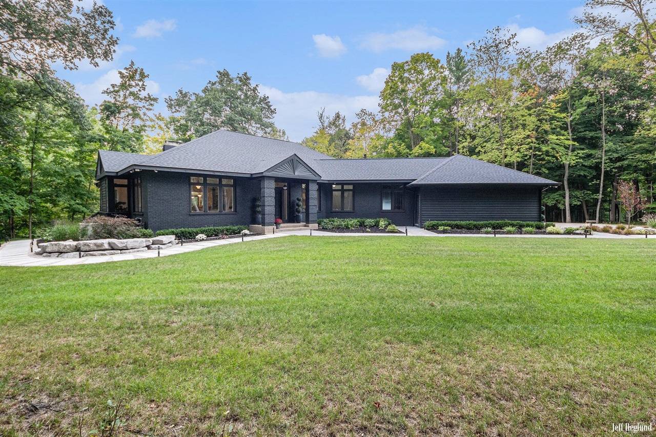 7700 Cary Street, Rockford, MI 49341-7910
