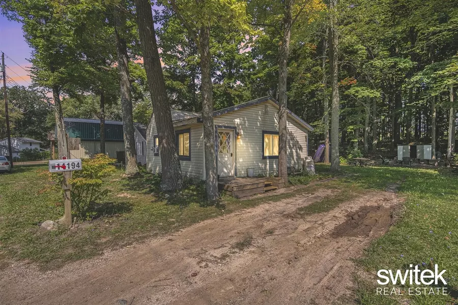 14194 Hicks Lake Drive, Evart, MI 49631-8334