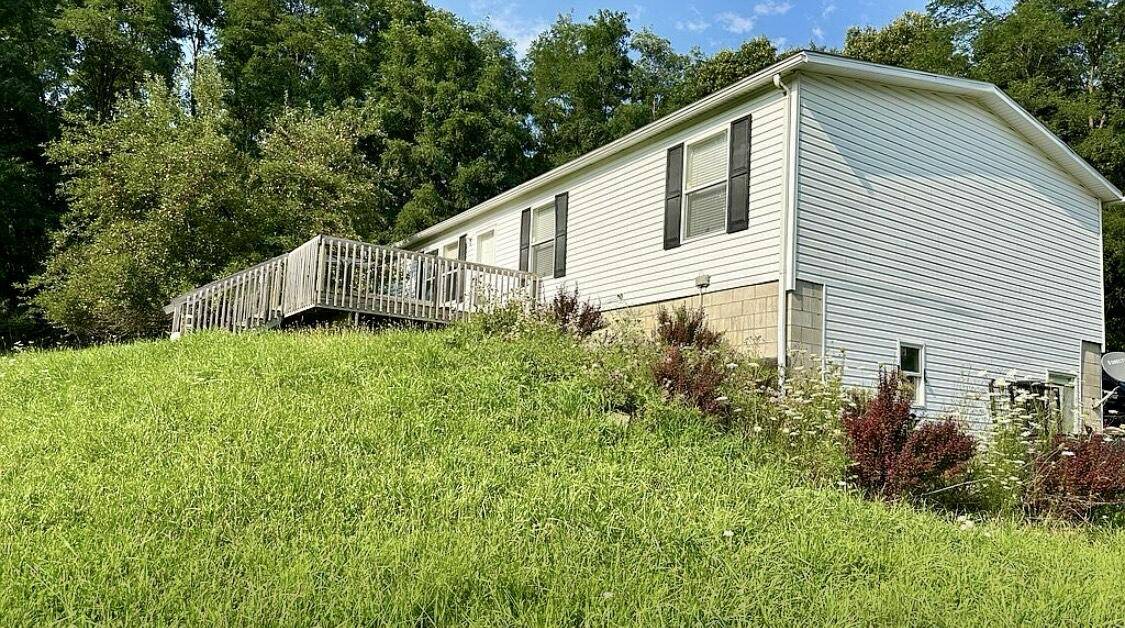 9491 Thorne Road, Horton, MI 49246-9558