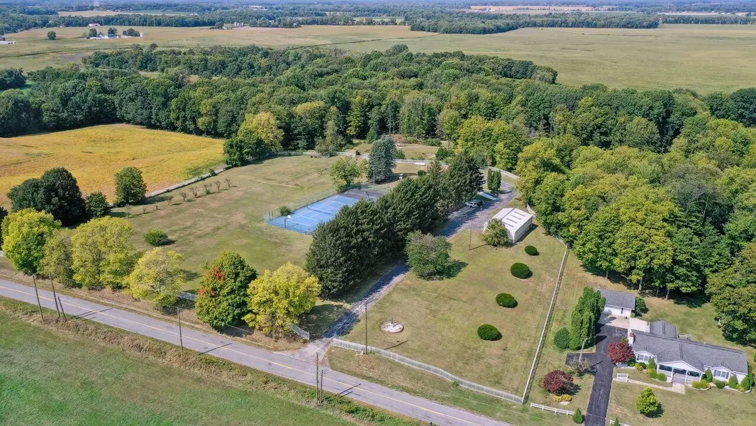 5563 Spring Creek Road, Three Oaks, MI 49128-9754