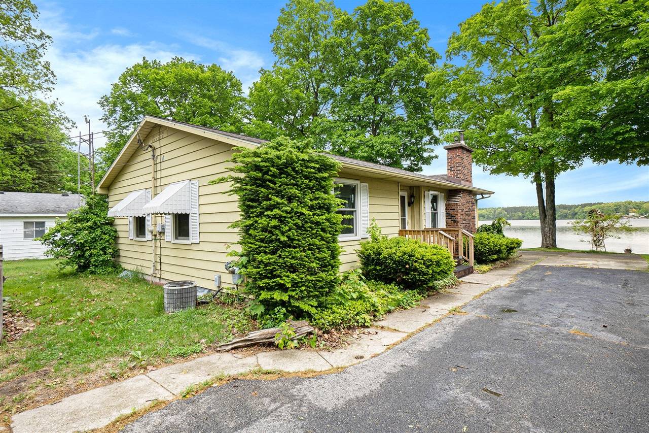 5540 Cozy Point Drive, Newaygo, MI 49337-8708