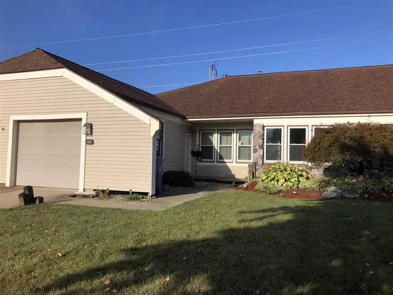 333 Rolling Greene Drive, Grand Rapids, MI 49534-5882